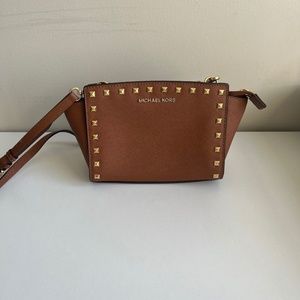Brown crossbody bag